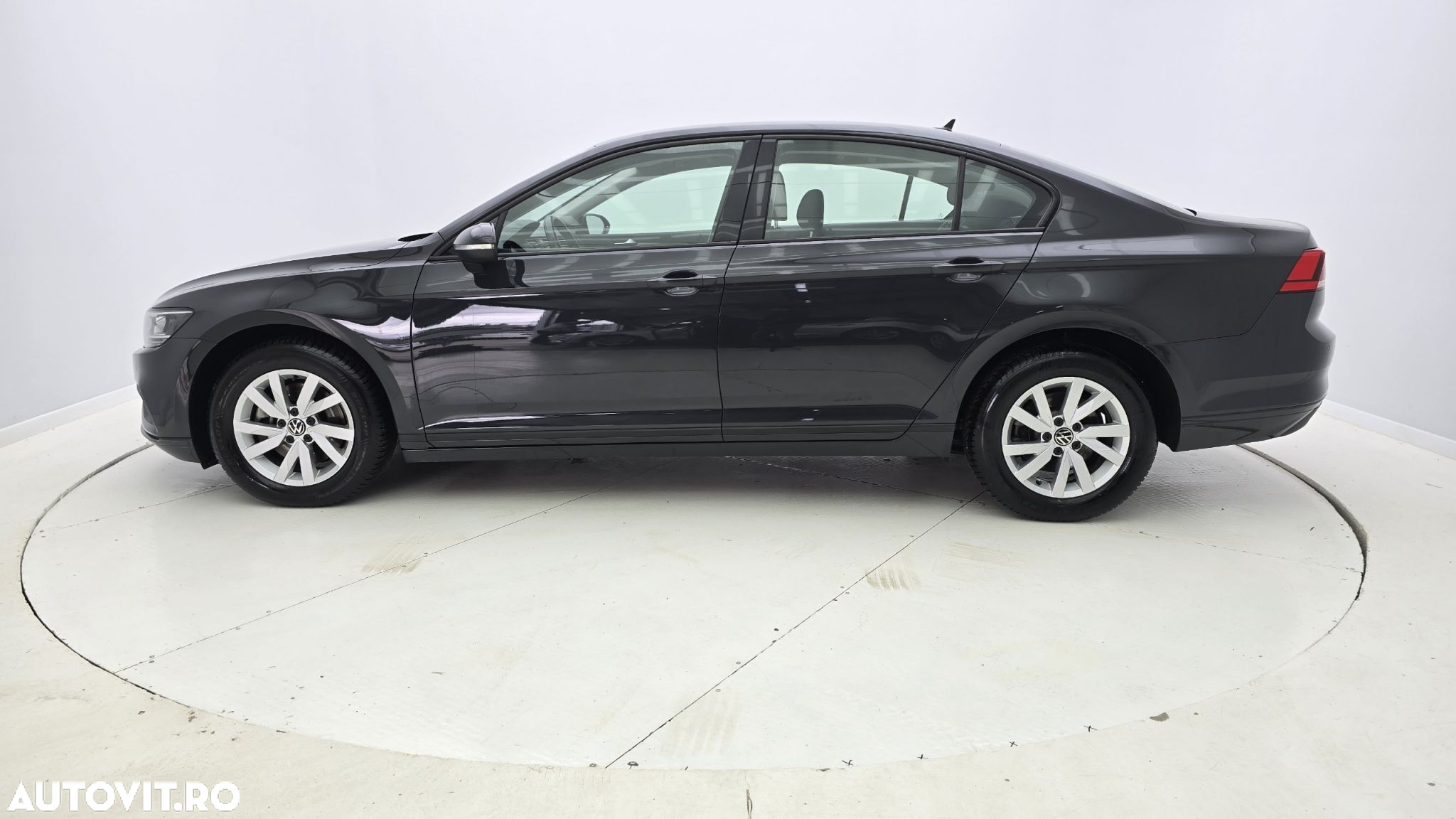 Volkswagen Passat 2.0 TDI DSG Advance - 9