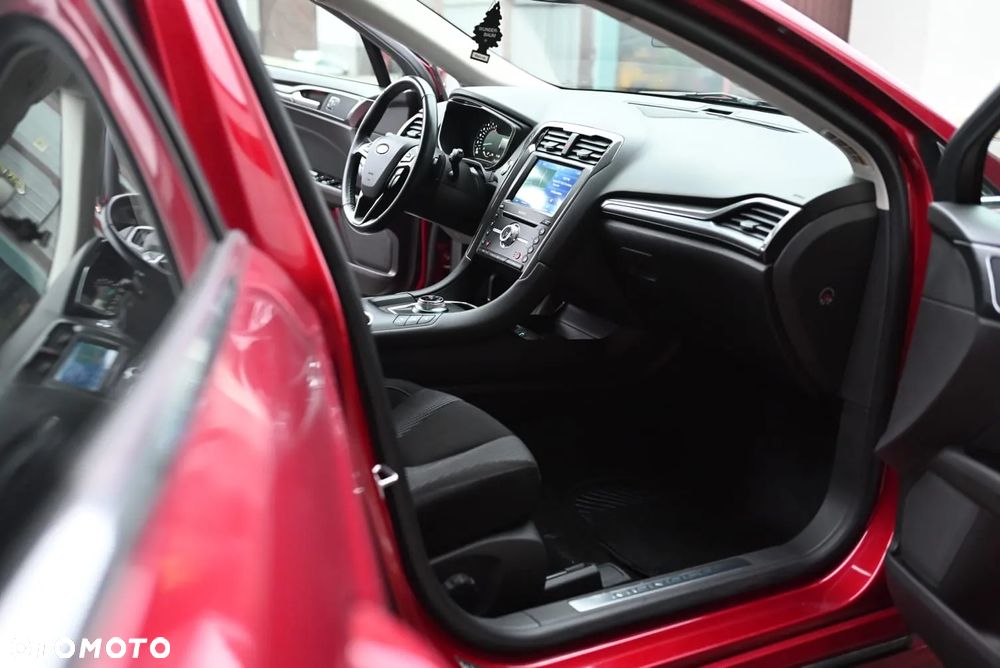 Ford Mondeo 2.0 EcoBlue Titanium - 24