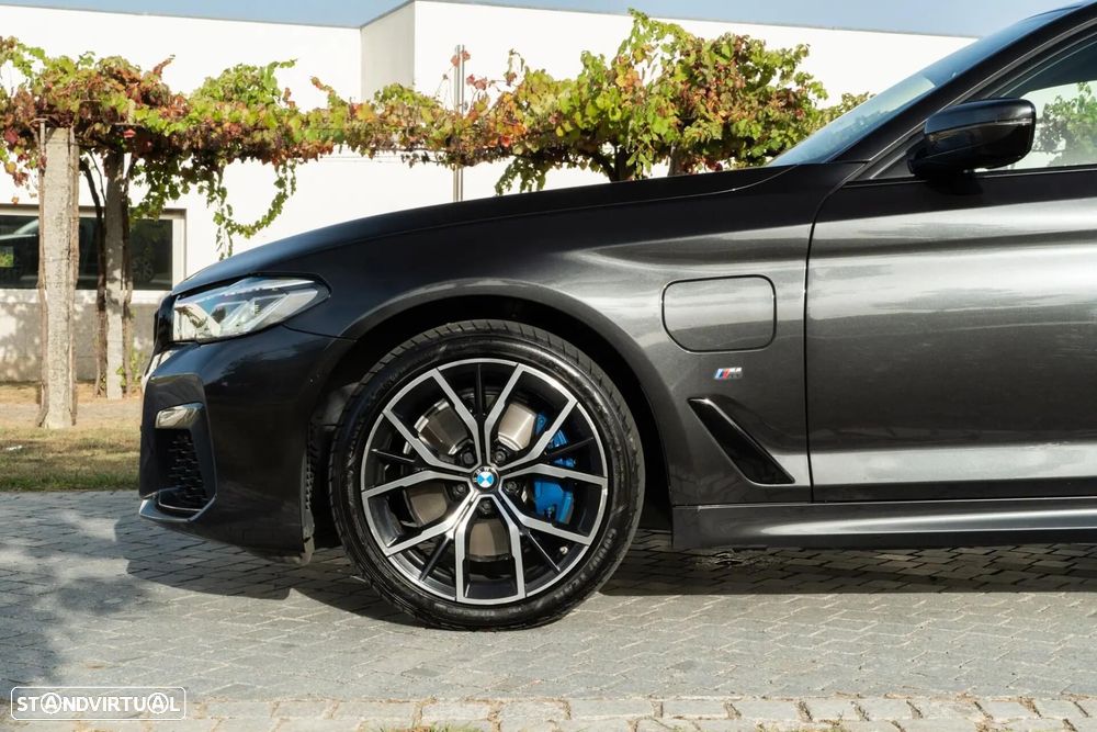 BMW 520 e Pack M - 42