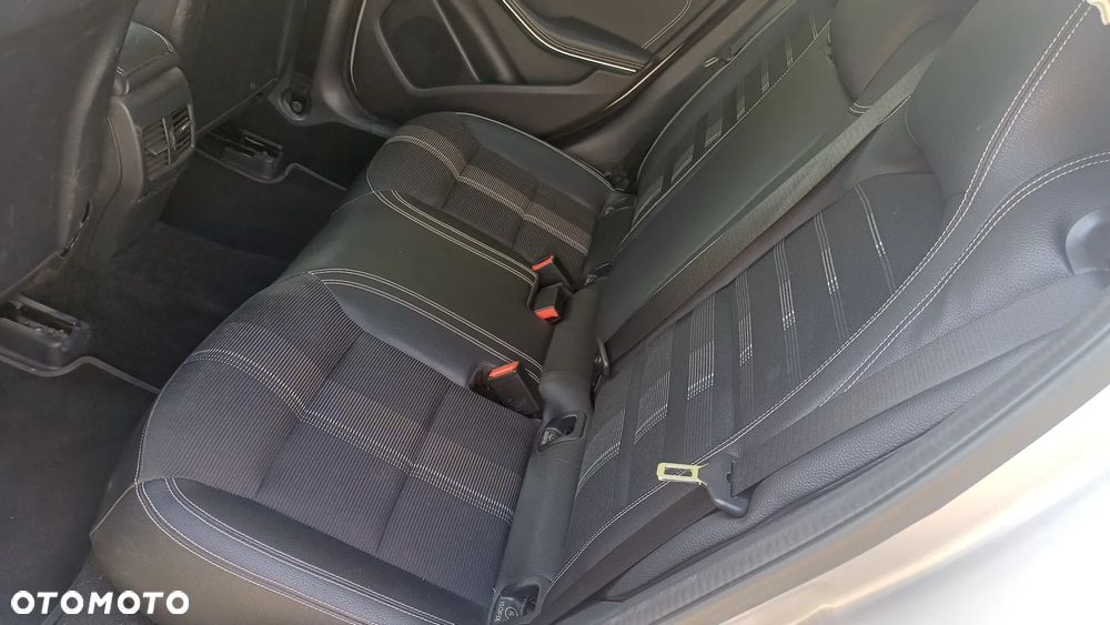 Mercedes-Benz GLA 220 d 4Matic 7G-DCT StreetStyle - 24