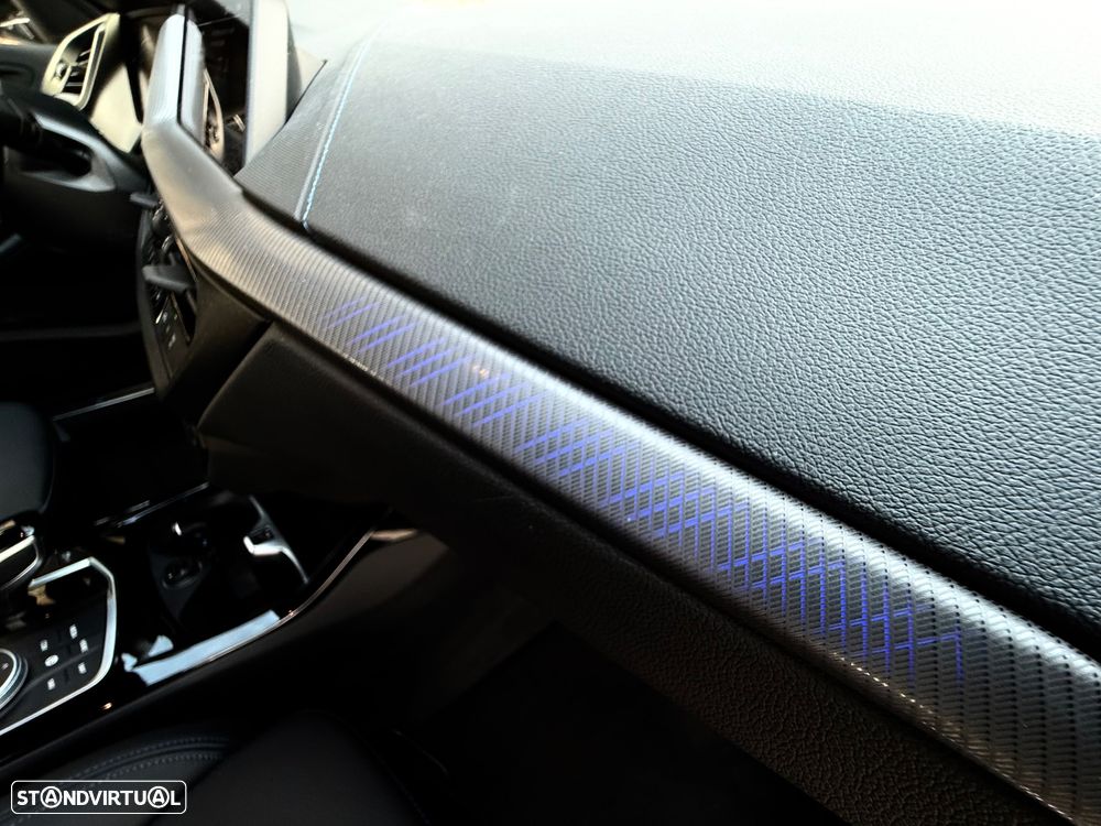 BMW 116 d Pack Desportivo M Auto - 41