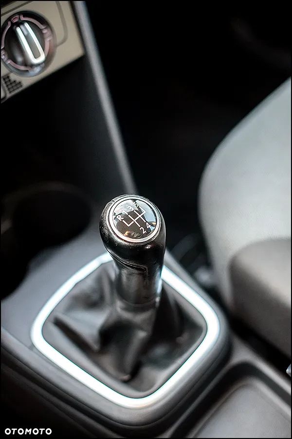 Volkswagen Polo 1.2 12V Comfortline - 29