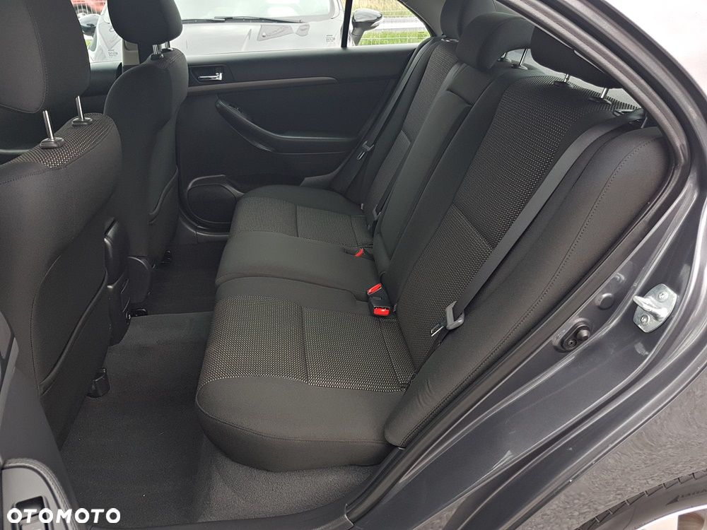 Toyota Avensis 2.0 VVT-i Executive - 22