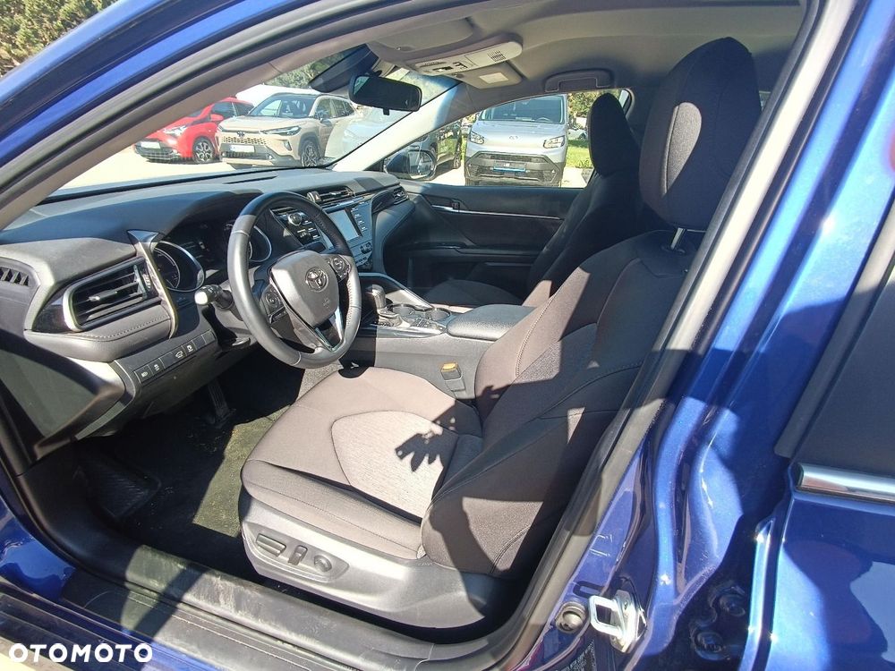Toyota Camry - 8