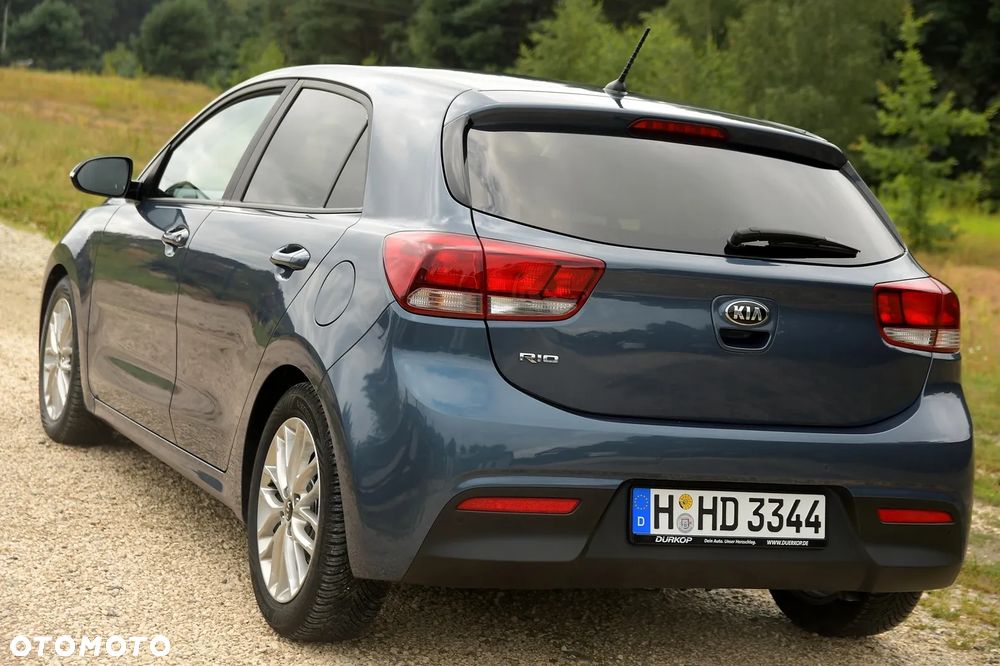 Kia Rio 1.4 L - 6