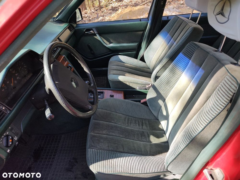 Mercedes-Benz W124 (1984-1993) - 11