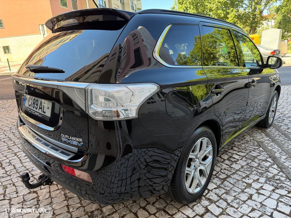 Mitsubishi Outlander 2.0 MIVEC Instyle Navi+ - 5