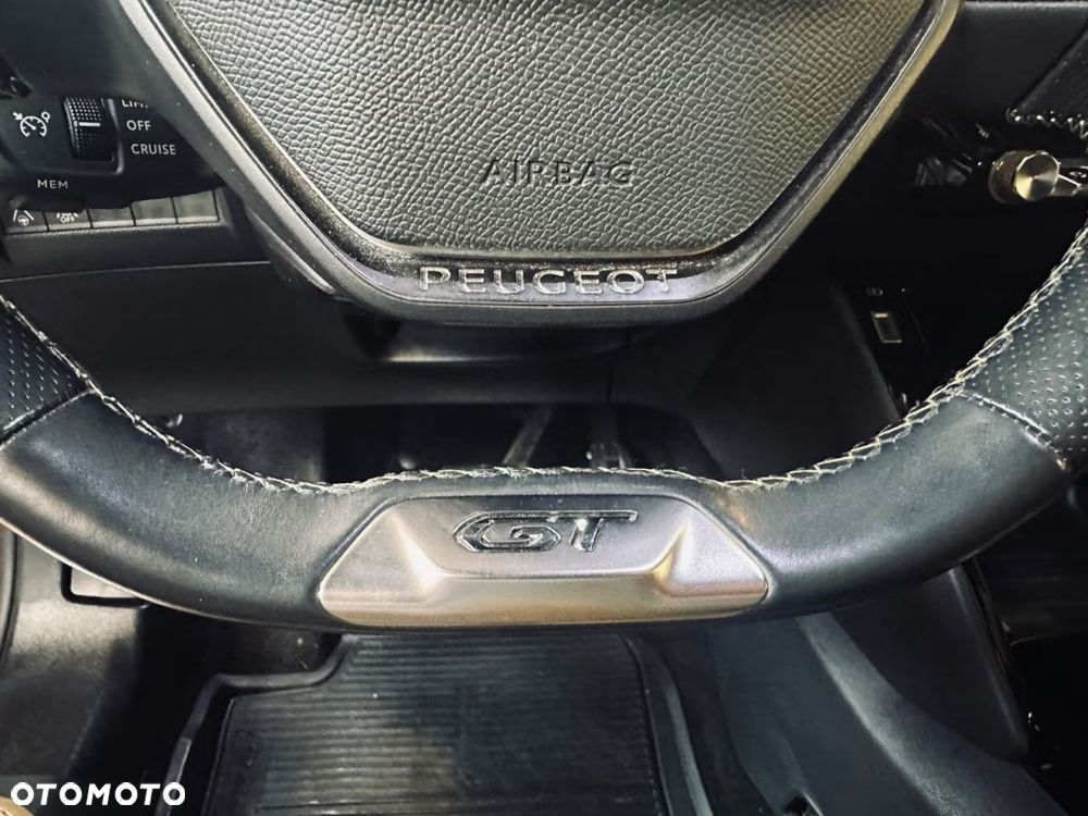 Peugeot 2008 136 GT - 22