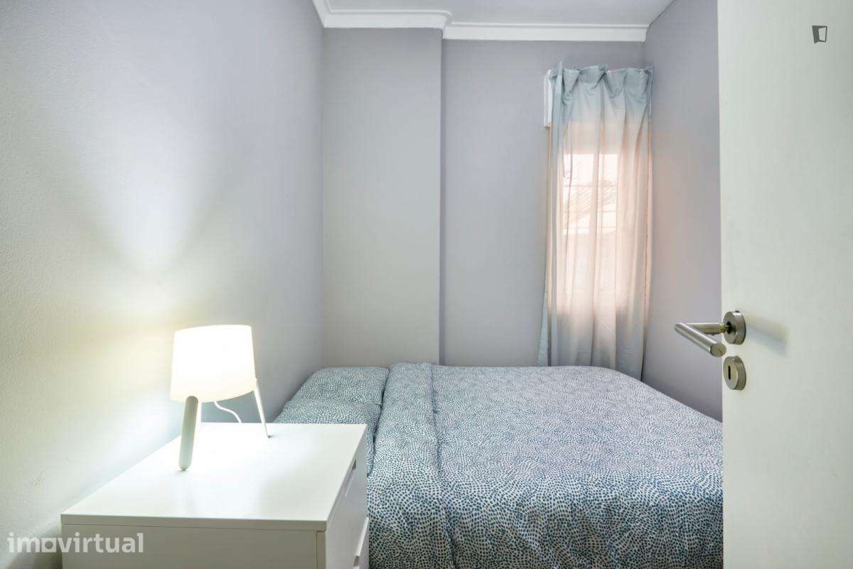 Quarto - localizado em Benfica Lisbon - Grande imagem: 2/41