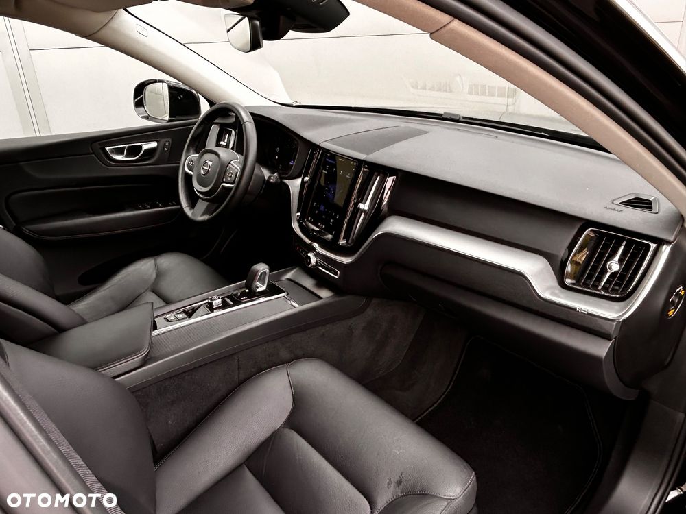 Volvo XC 60 B4 D Geartronic Momentum - 27