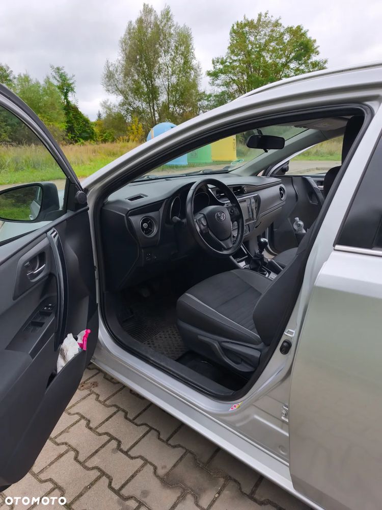 Toyota Auris 1.6 D-4D Premium - 6