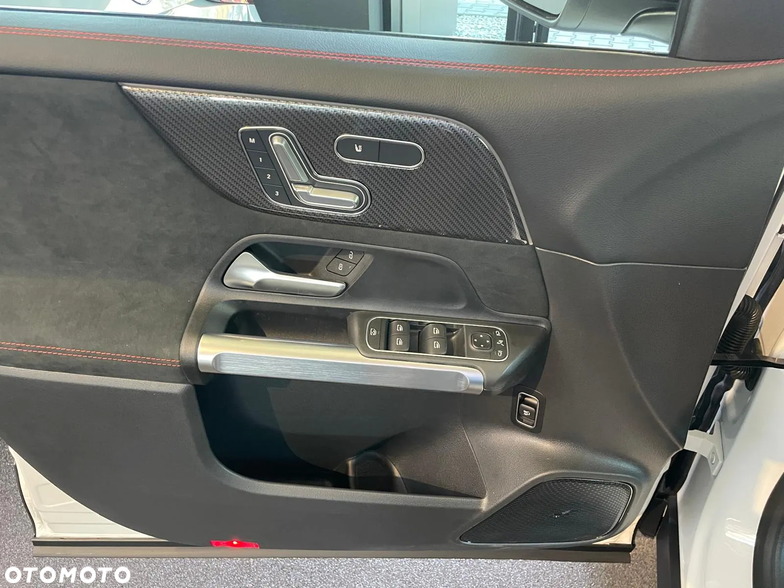 Mercedes-Benz GLB 220 d 4-Matic AMG Line 8G-DCT - 13