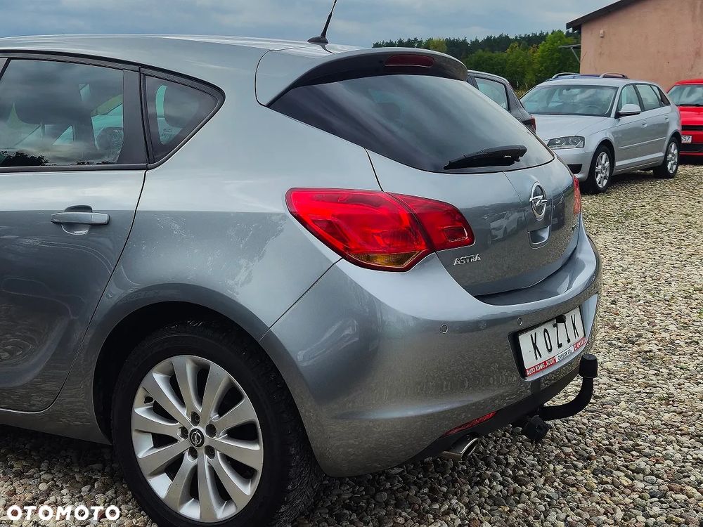 Opel Astra 1.4 Turbo Design Edition - 28