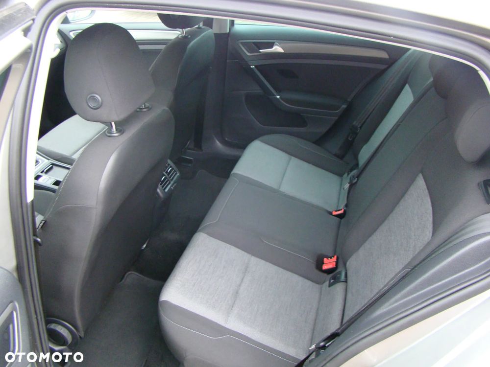 Volkswagen Golf 1.2 TSI BMT Trendline - 21