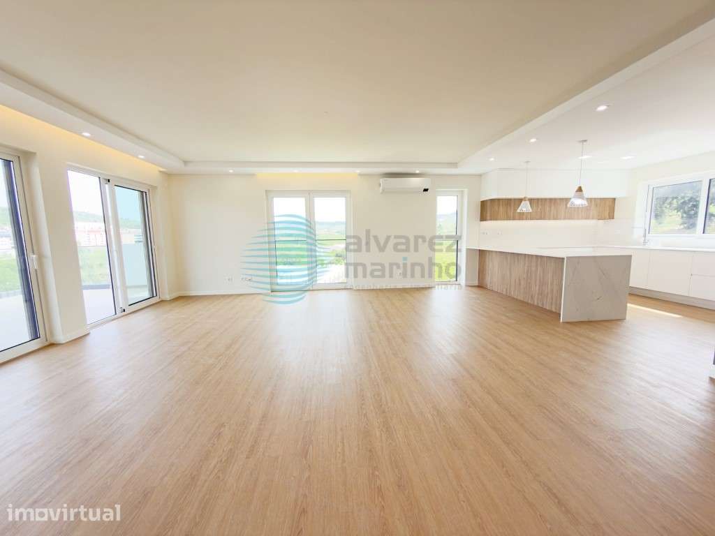 Penthouse T4, com 2 terraços, 2 varandas, 5 lugares de estacionamento - Grande imagem: 2/41