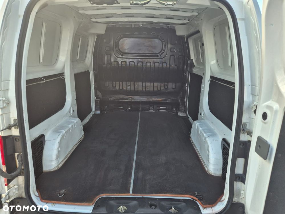 Nissan NV200 - 11