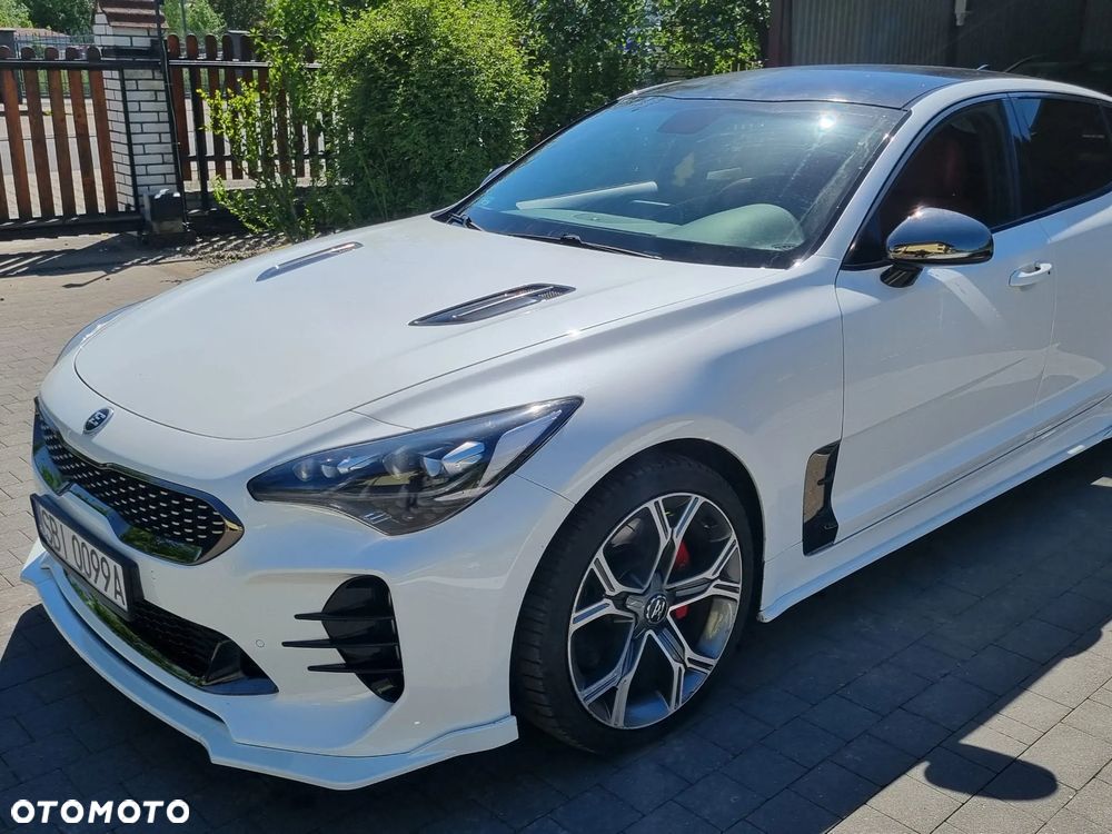 Kia Stinger - 2