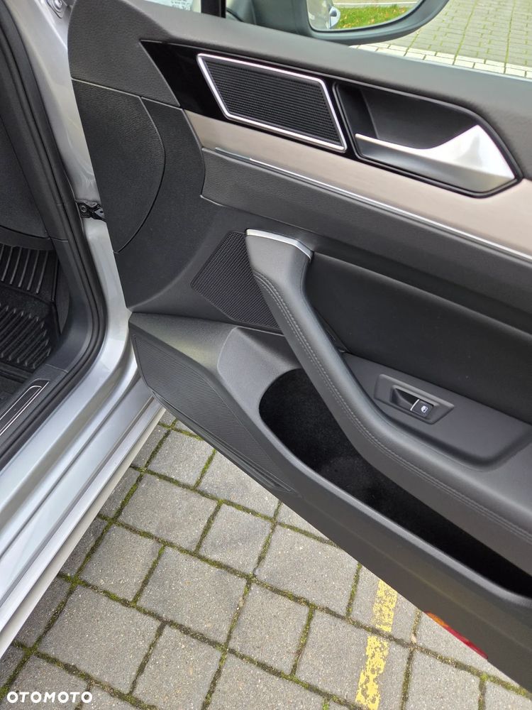 Volkswagen Passat 1.8 TSI BMT Highline DSG - 31