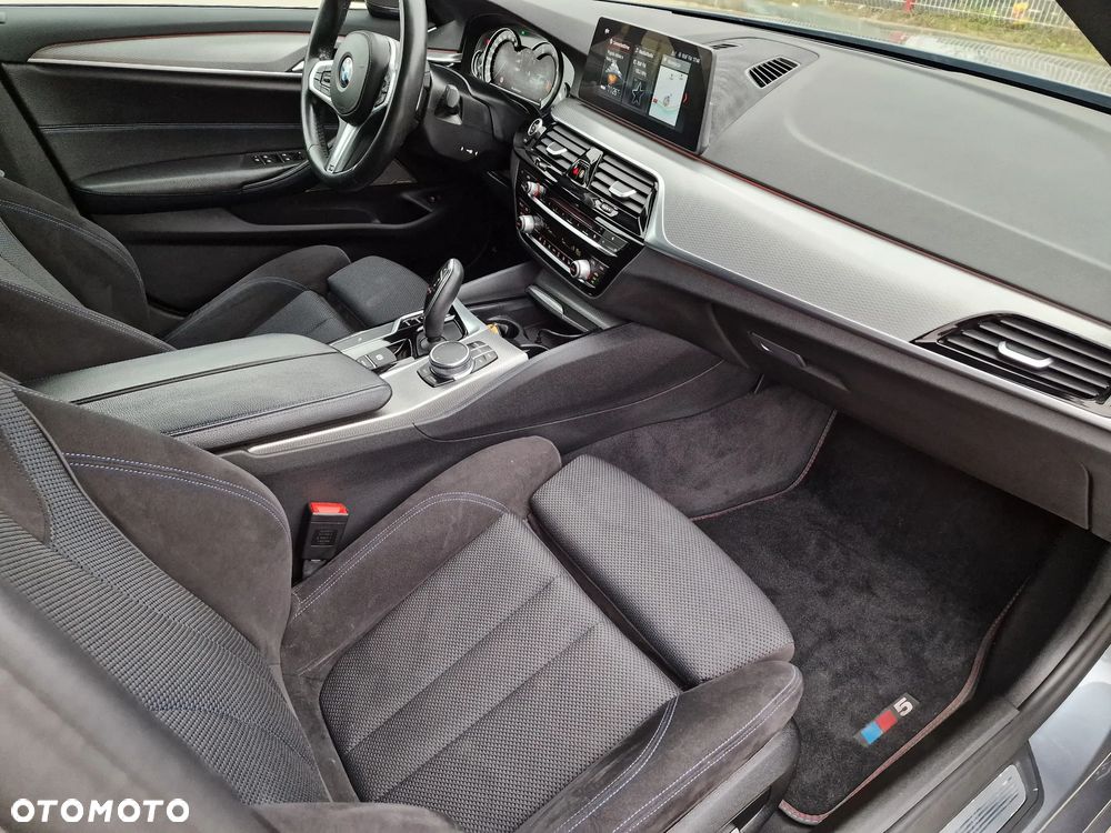 BMW Seria 5 520d xDrive M Sport sport - 11