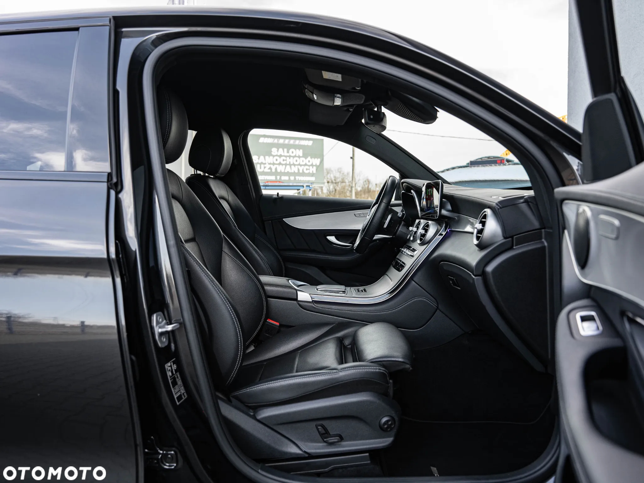 Mercedes-Benz GLC 200 d 4Matic 9G-TRONIC AMG Line Plus - 26