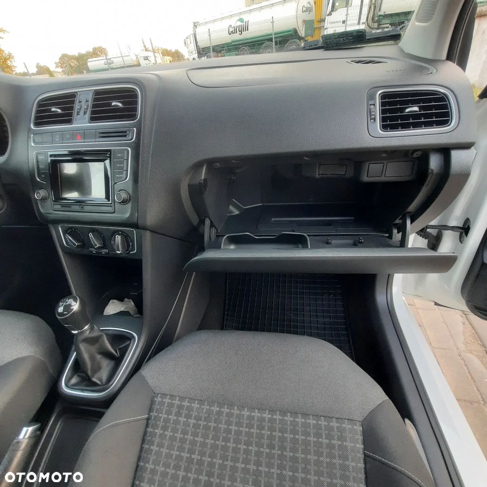 Volkswagen Polo 1.2 TSI BMT Comfortline - 32