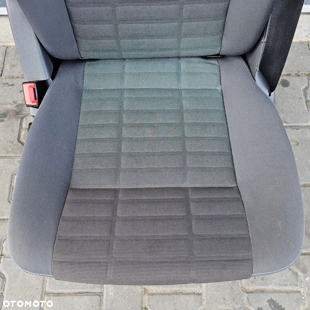 VW T5 T6 MULTIVAN ATLANTIS fotel obrotowy tył II RZĄD - 7