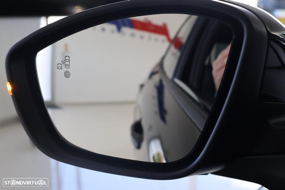 Peugeot 2008 1.2 Hybrid Allure e-DCS6 - 17