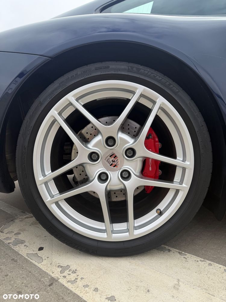 Porsche 911 Carrera S - 11