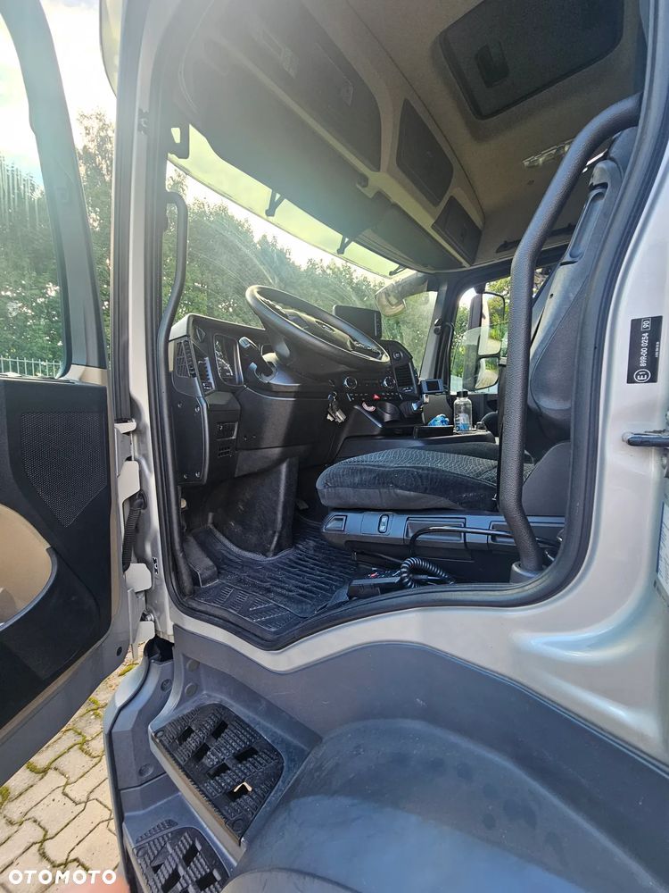 Mercedes-Benz Actros - 9