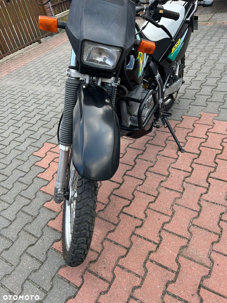 Suzuki DR - 8