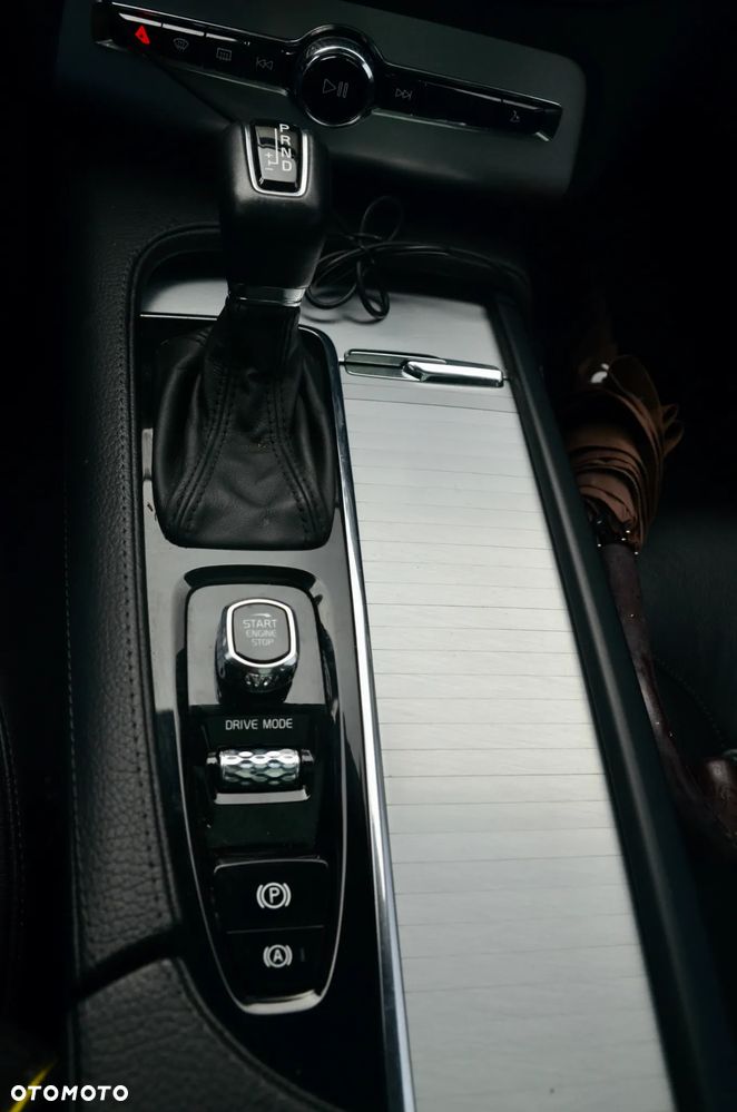 Volvo XC 90 T6 AWD Momentum - 29