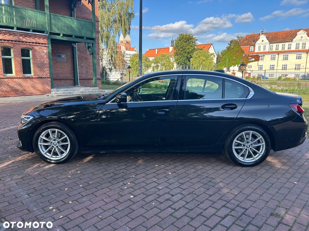 BMW Seria 3 320d MHEV Luxury Line - 4