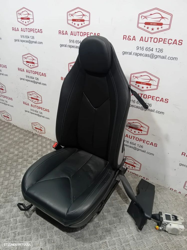 Conjunto de Bancos Frente Frontais Mercedes SLK R171 em Pele AMG Original - 10