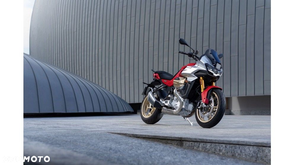 Moto Guzzi V100 Mandello - 4