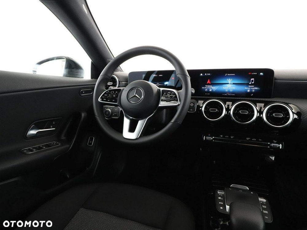 Mercedes-Benz CLA 200 d 8G-DCT - 17