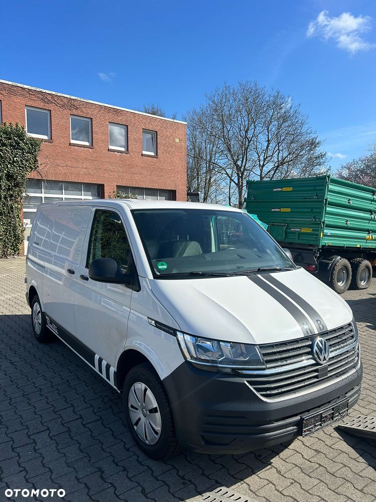 Volkswagen Transporter - 1