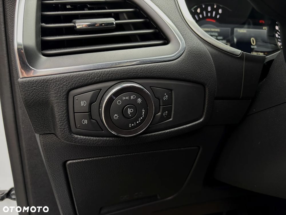 Ford S-Max 2.0 TDCi Titanium PowerShift - 34