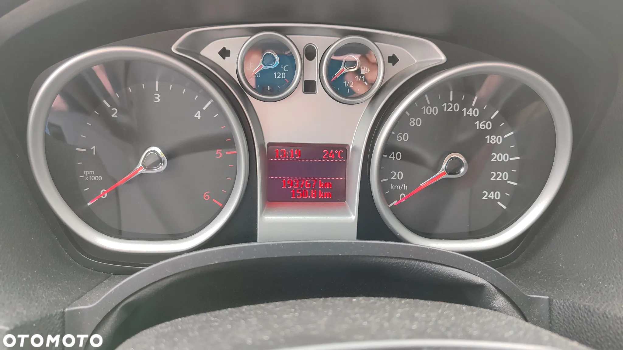 Ford Kuga - 17