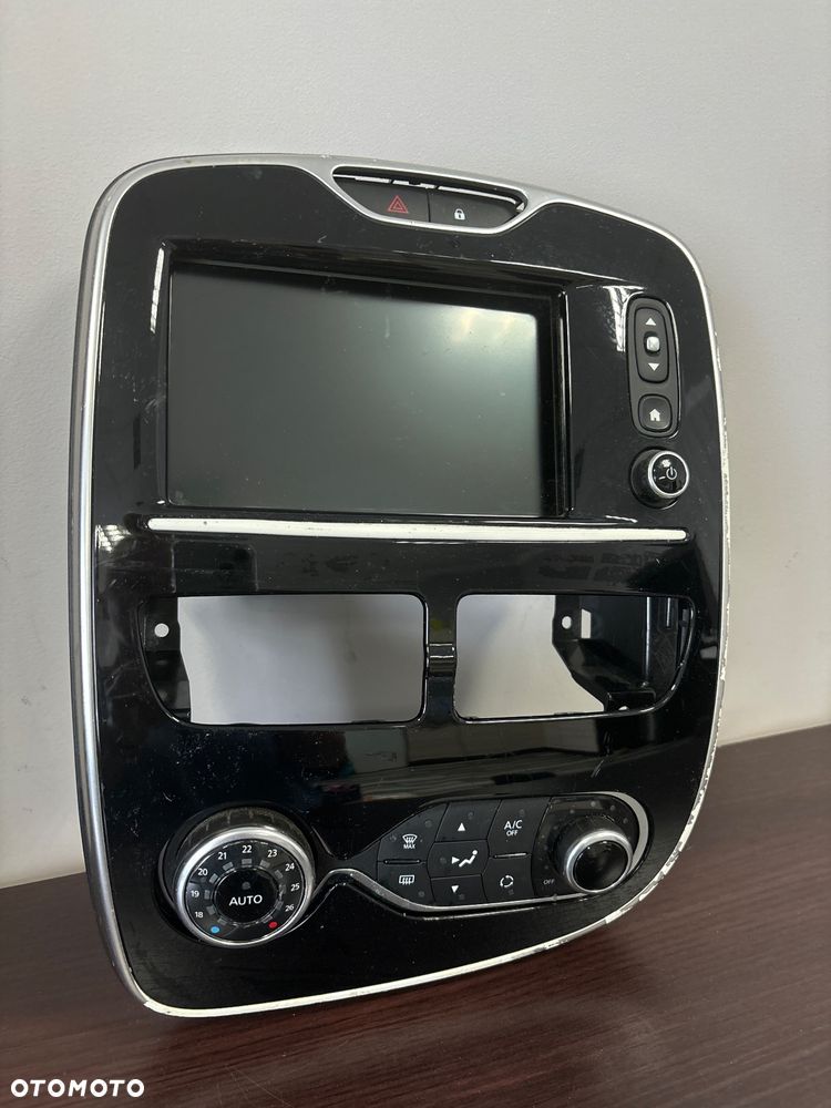 Radio nawigacjia Renault Clio IV  (60/2) - 1