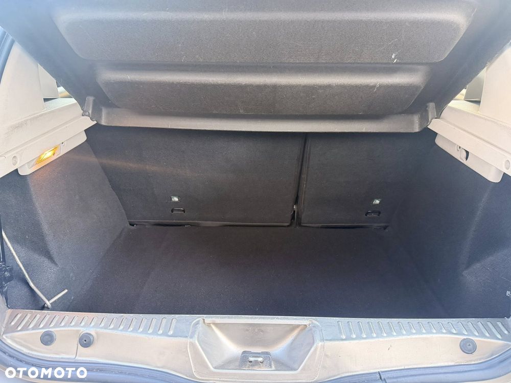 Dacia Sandero 1.2 16V Laureate - 26