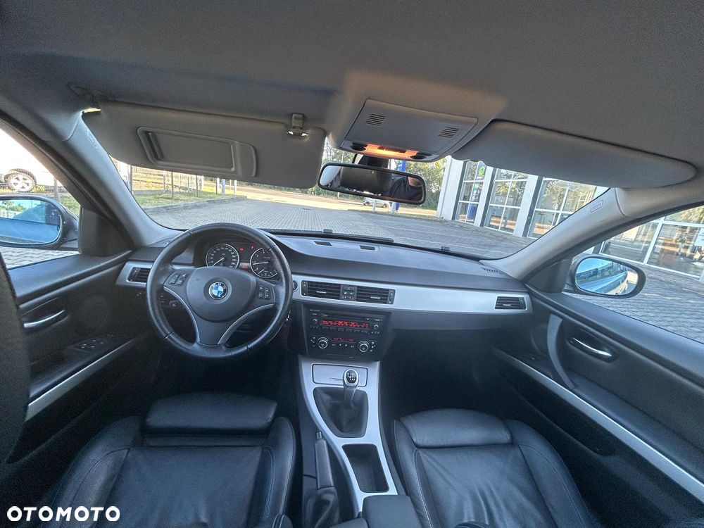 BMW Seria 3 318i - 13