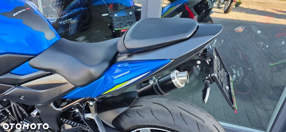 Suzuki GSX - 36