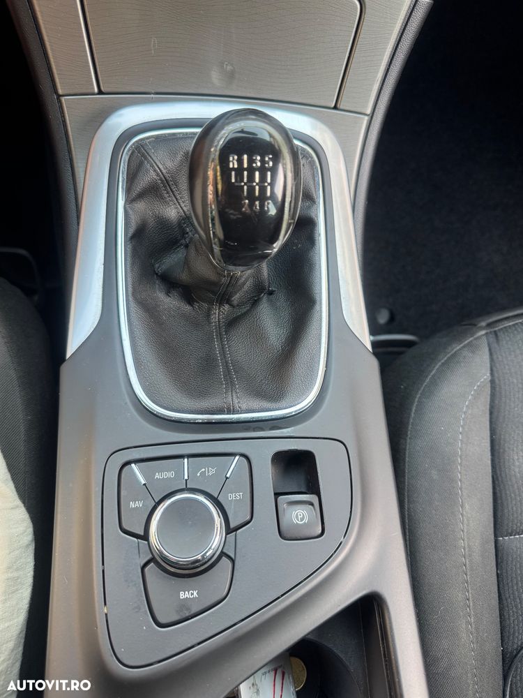 Opel Insignia 2.0 CDTI - 12
