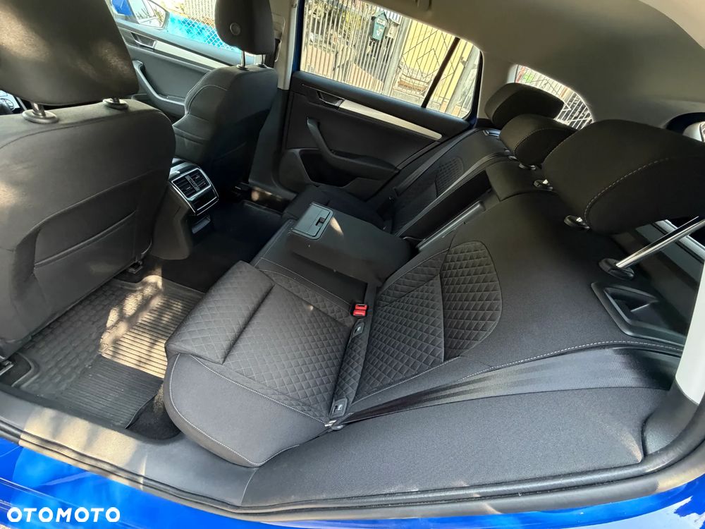 Skoda Superb 2.0 TDI SCR Ambition DSG - 33