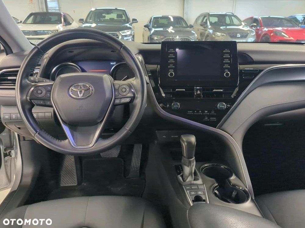 Toyota Camry - 7