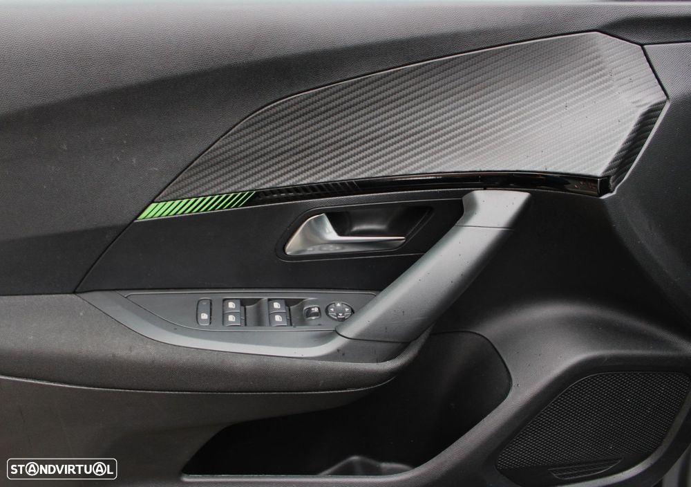 Peugeot 2008 1.2 PureTech Active Pack - 16