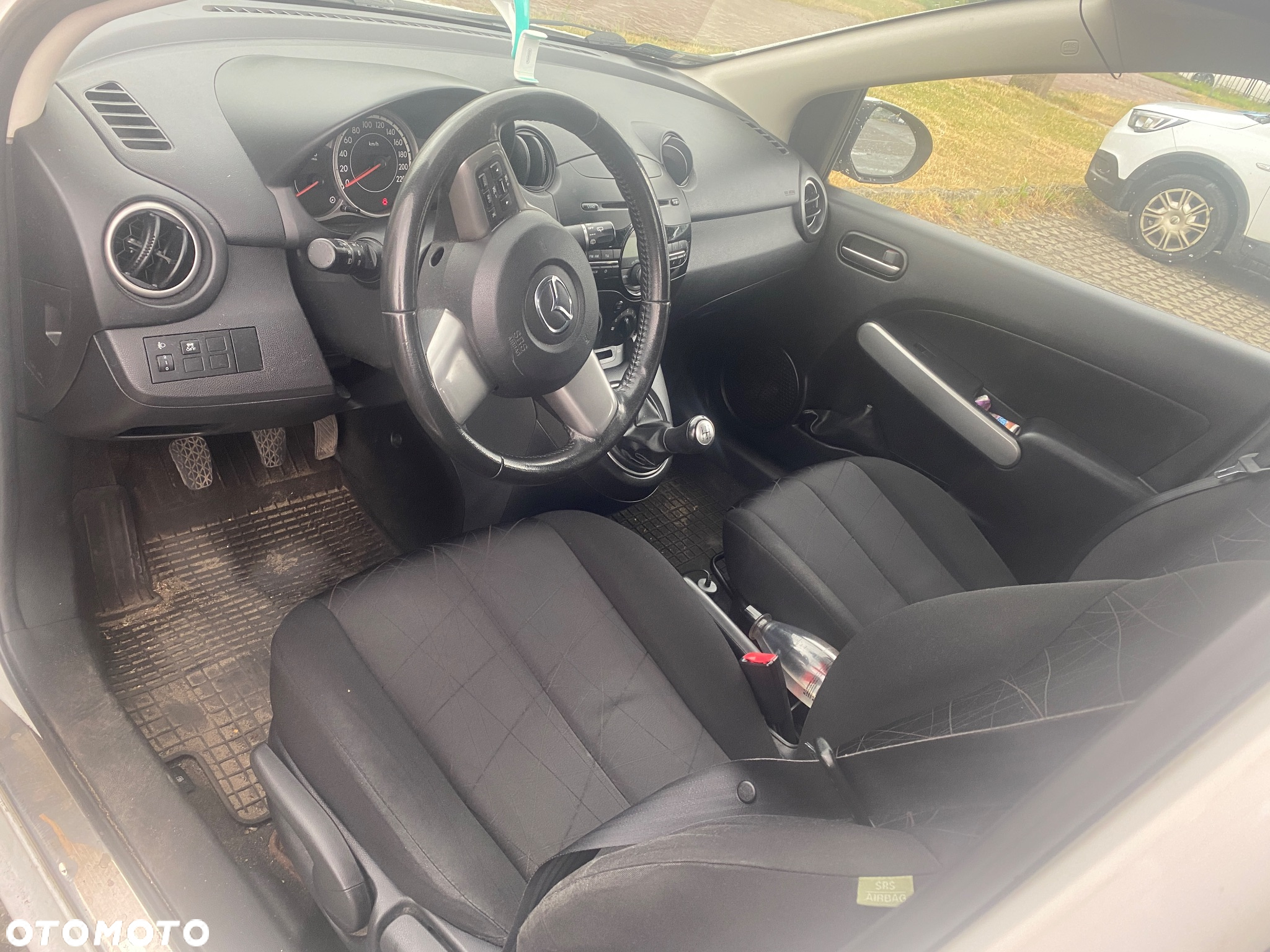 Mazda 2 - 5