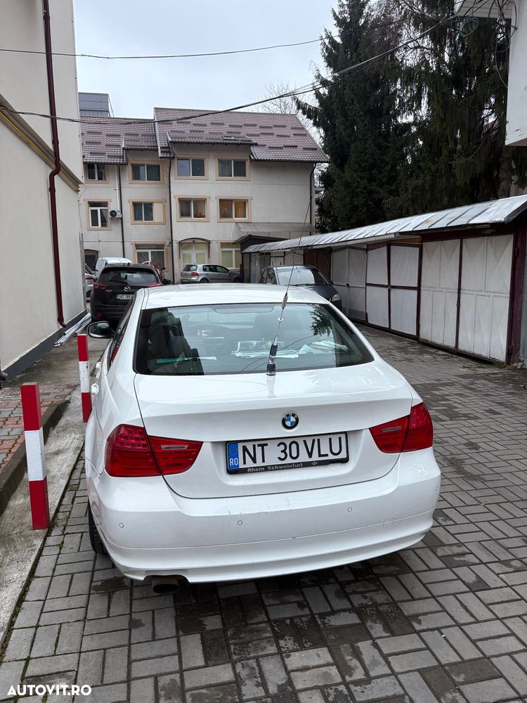 BMW Seria 3 318d - 5