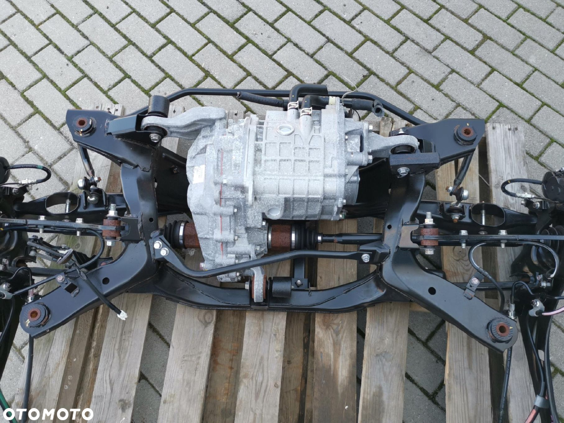 OUTLANDER III PHEV HYBRYDA ZAWIESZENIE TYL TYLNE KOMPLETNE SILNIK MOST - 3