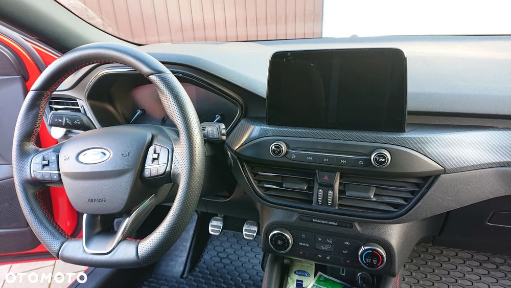 Ford Focus SW 1.5 EcoBoost S&S ST-LINE - 21